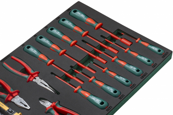 Zestaw 15szt. szczypiec i wkrętaków izolowanych VDE we wkładce EVA