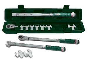 Klucz dynamometryczny 40-200Nm z wymiennym końcówkami Jonnesway